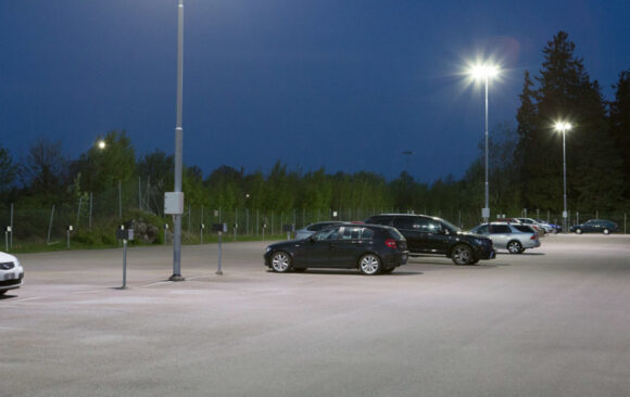 Energieffektiv belysning på parkeringen vid ICA's centralager