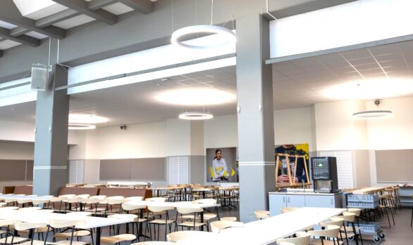 Ny och roligare belysning för eleverna på Bäckadalgymnasiet