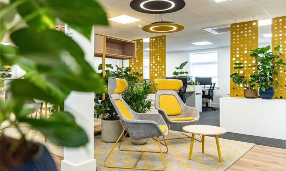 MondeVerde säljer armaturer av återvunna PET-flaskor i cool design